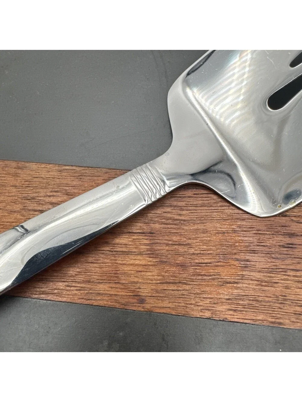 Oneida Stainless Steel Slotted Pie/Cake Server Holiday Entertaining Wedding EUC